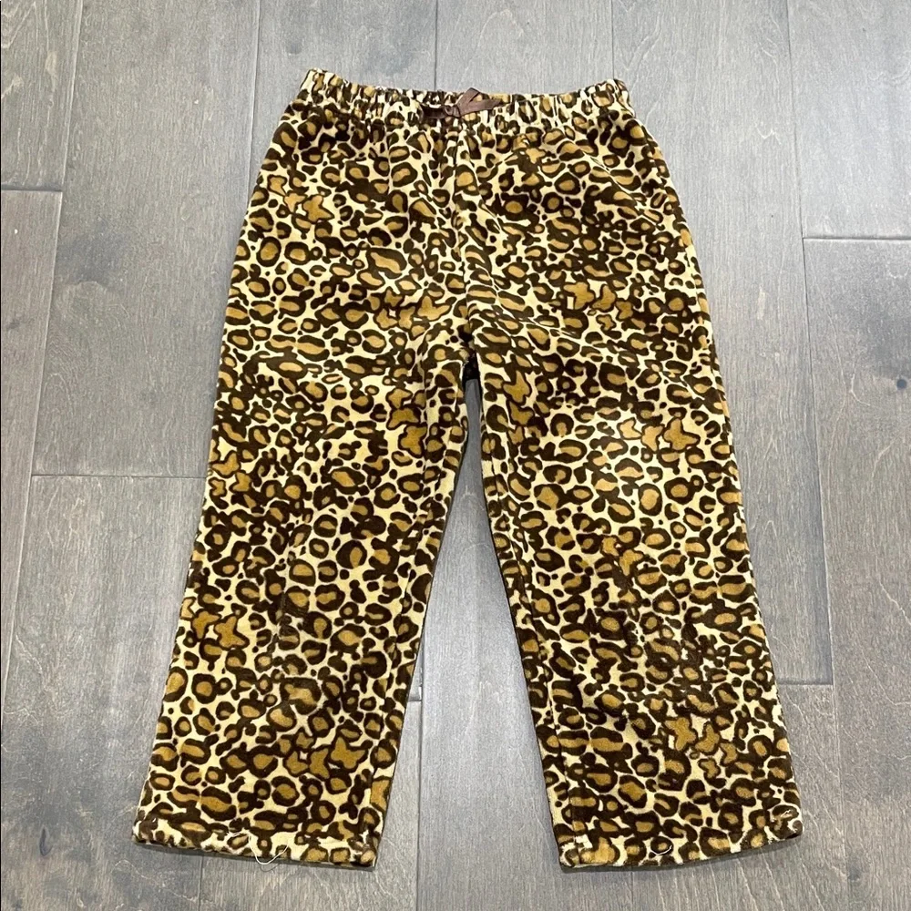 Leopard Print 5T but fits mostly 2t/3t Girl Matching Set